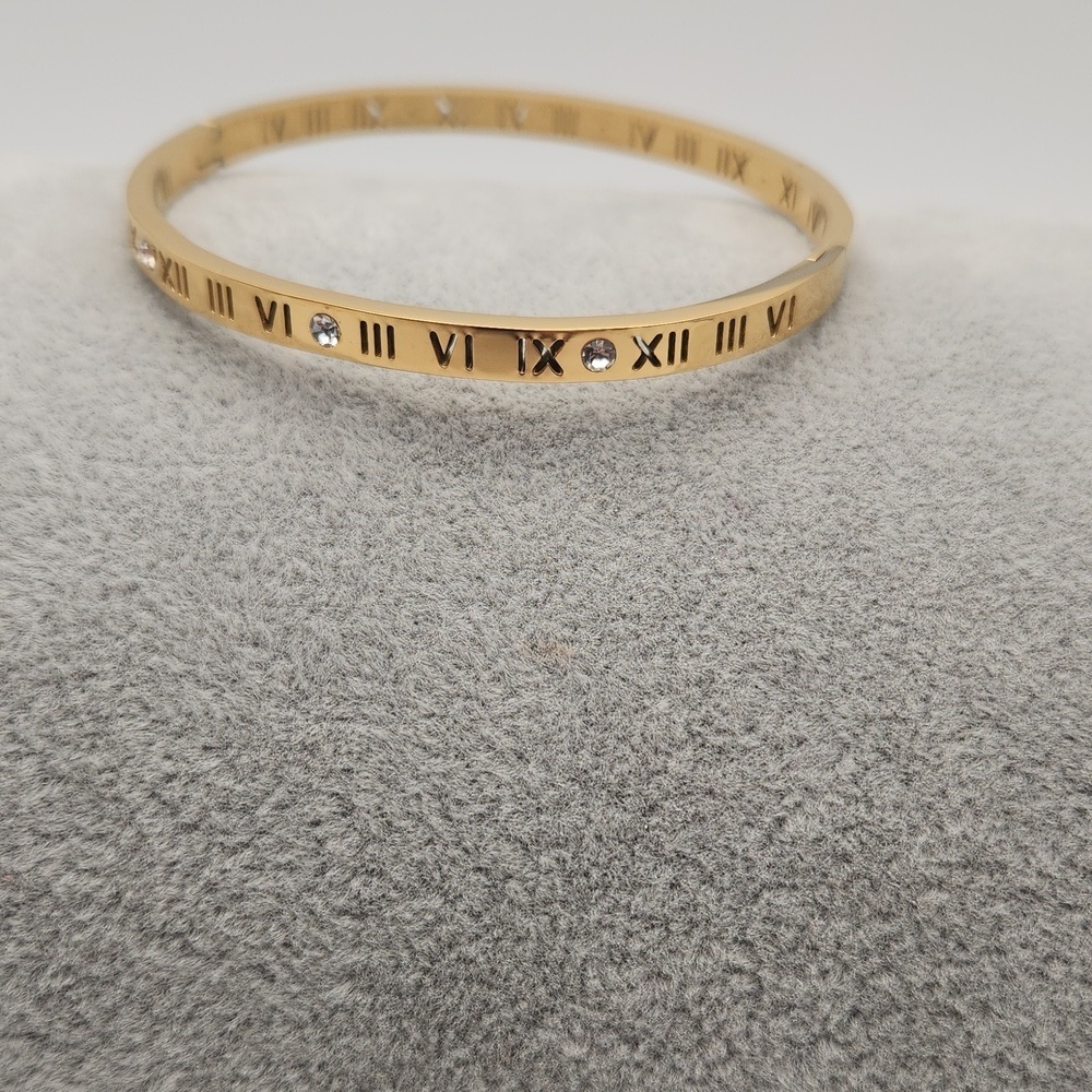 Elegant 18k Gold Plated Stainless Steel Roman Numeral Bangle  Bracelet